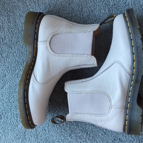 Dr Martens Virginia Chelsy Boots - Picture 5 of 5